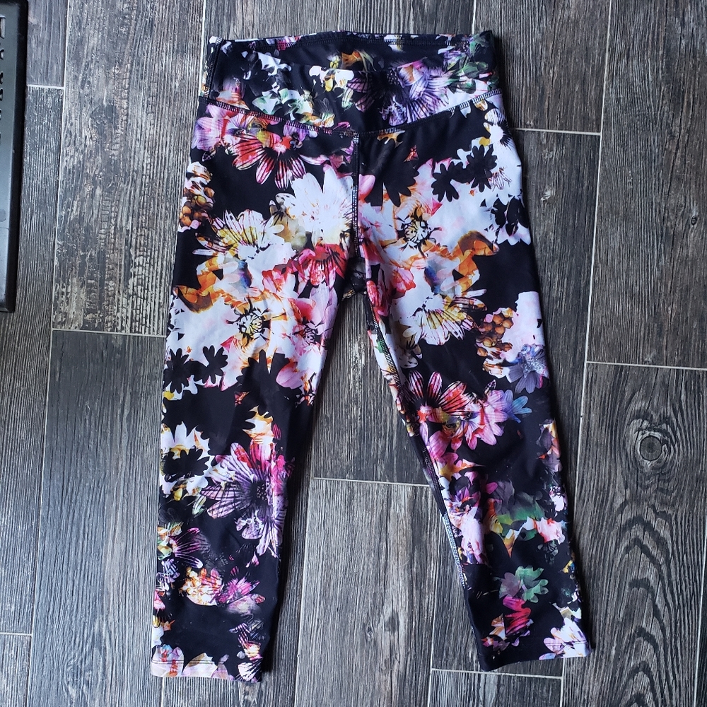 Floral yoga capris